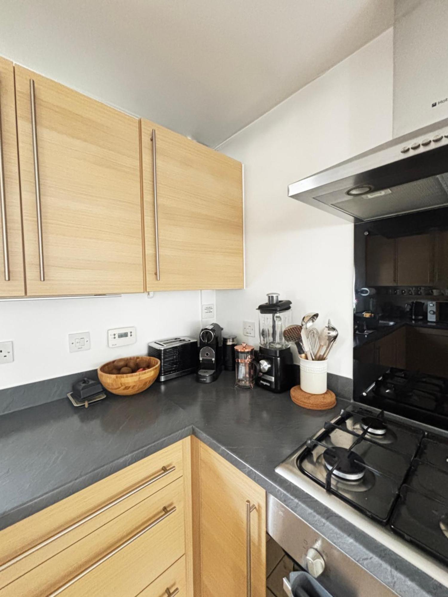 Delux Room With Private Parking, Sleeps 2, Perfect For Cotswold Getaway, Easy A419 Access Blunsdon 外观 照片
